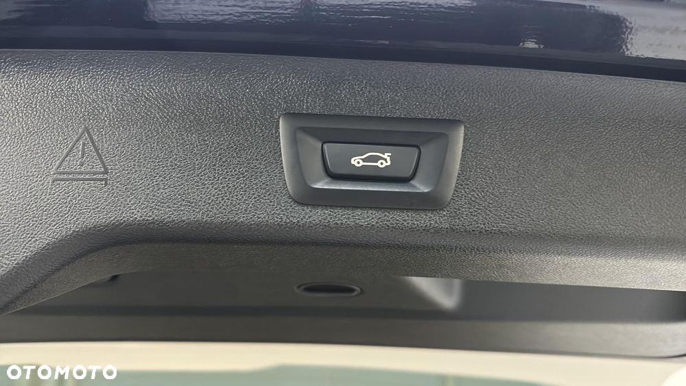 BMW Seria 5 520d xDrive MHEV - 22