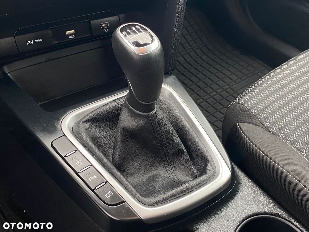 Kia Ceed 1.5 T-GDI M - 19