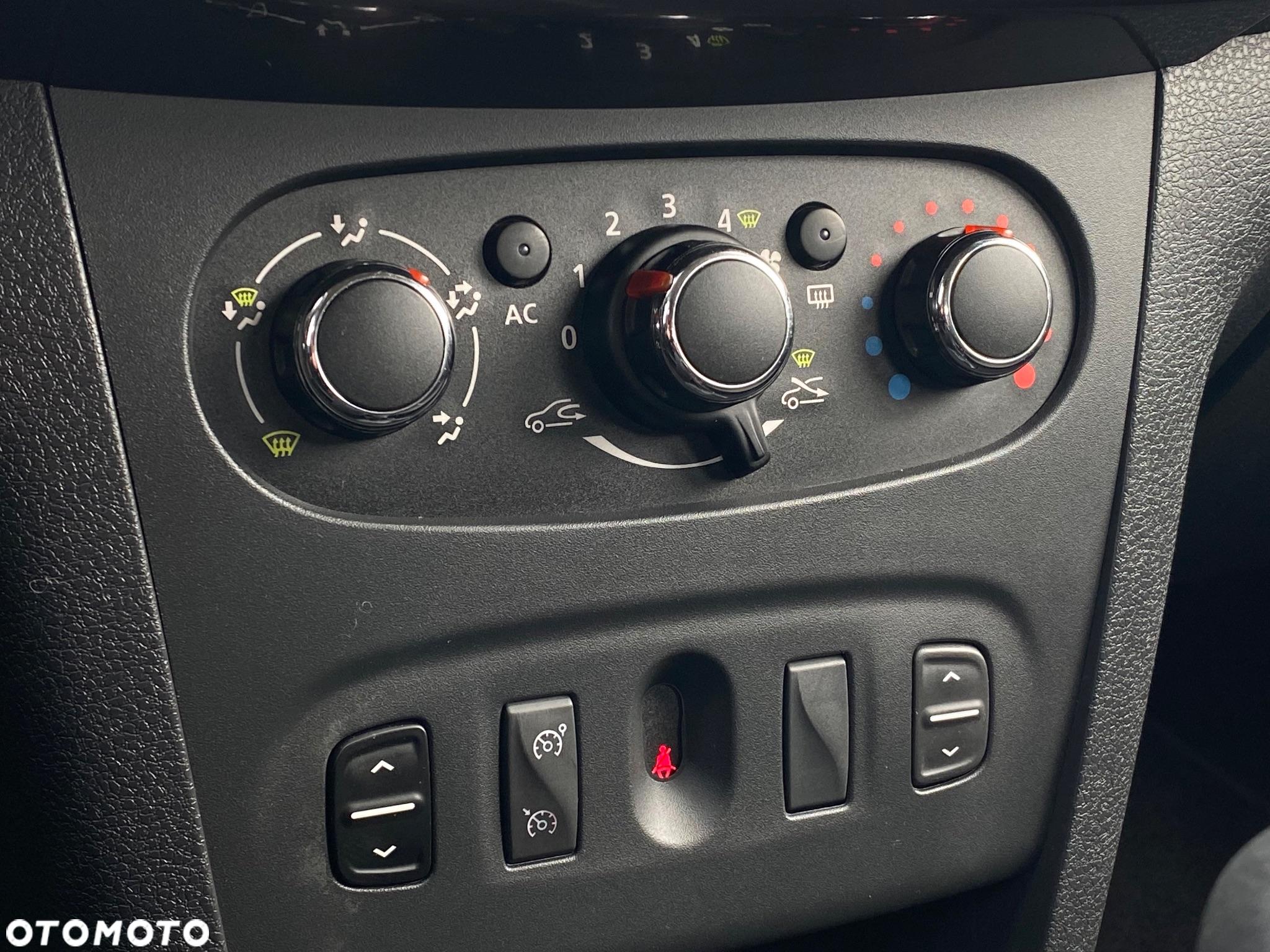 Dacia Sandero TCe 90 (S&S) Comfort - 17
