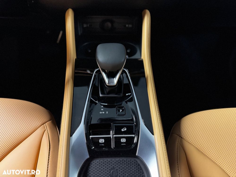 MG HS 1.5 T-GDi 7DCT Exclusive - 11