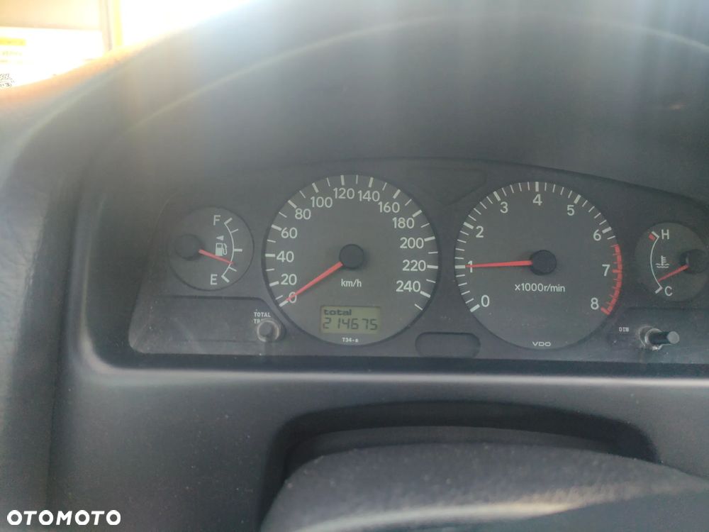 Toyota Avensis - 9