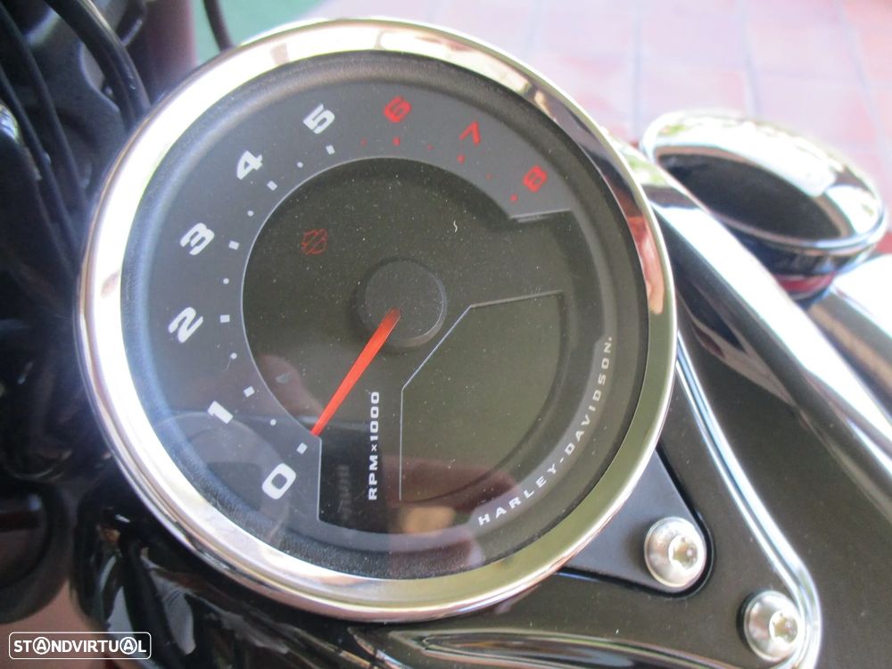 Harley-Davidson Softail 114 FAT BOB - 27