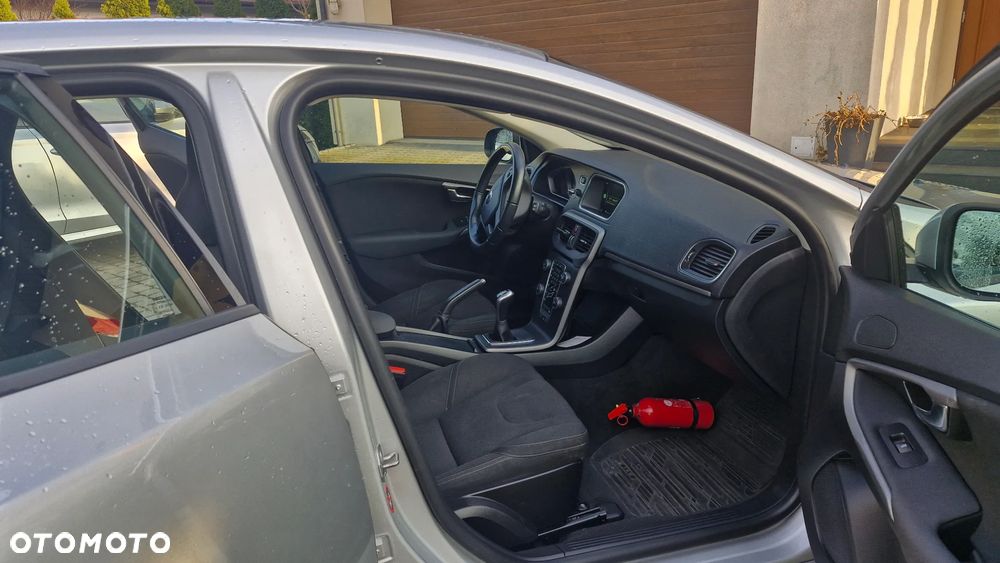 Volvo V40 D2 Momentum - 5