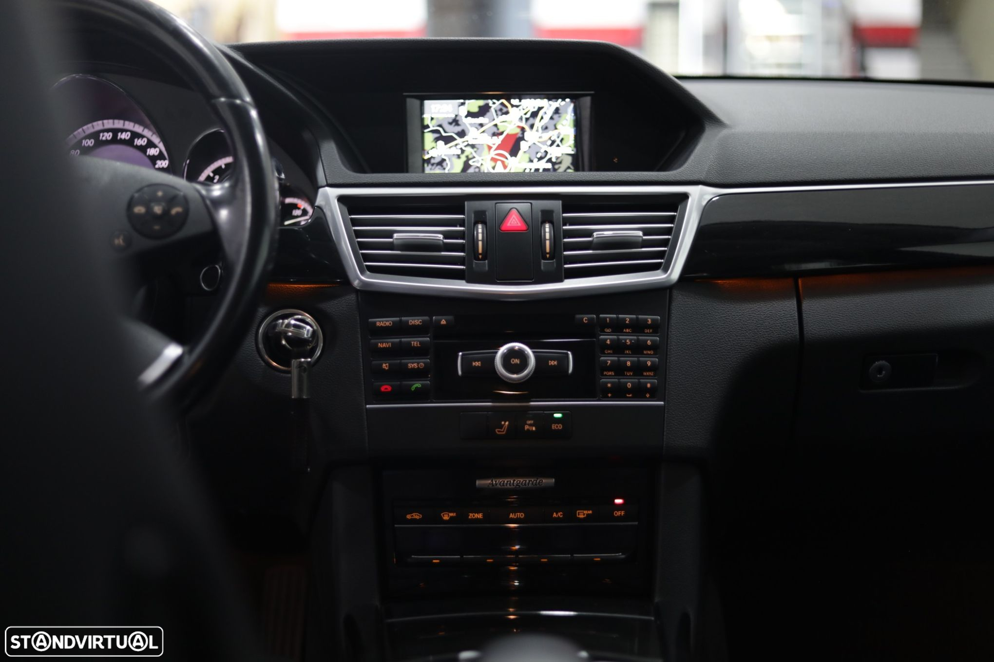 Mercedes-Benz E 250 CDi Avantgarde BE Auto. - 30