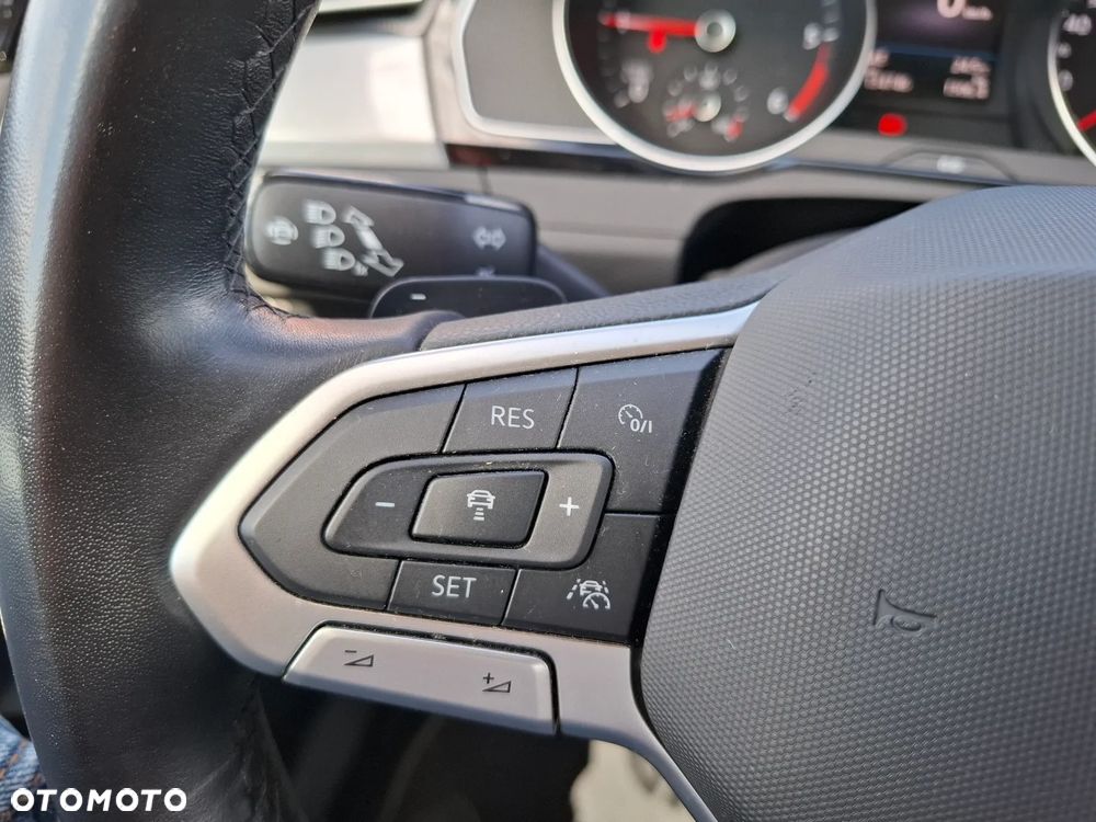 Volkswagen Passat - 16