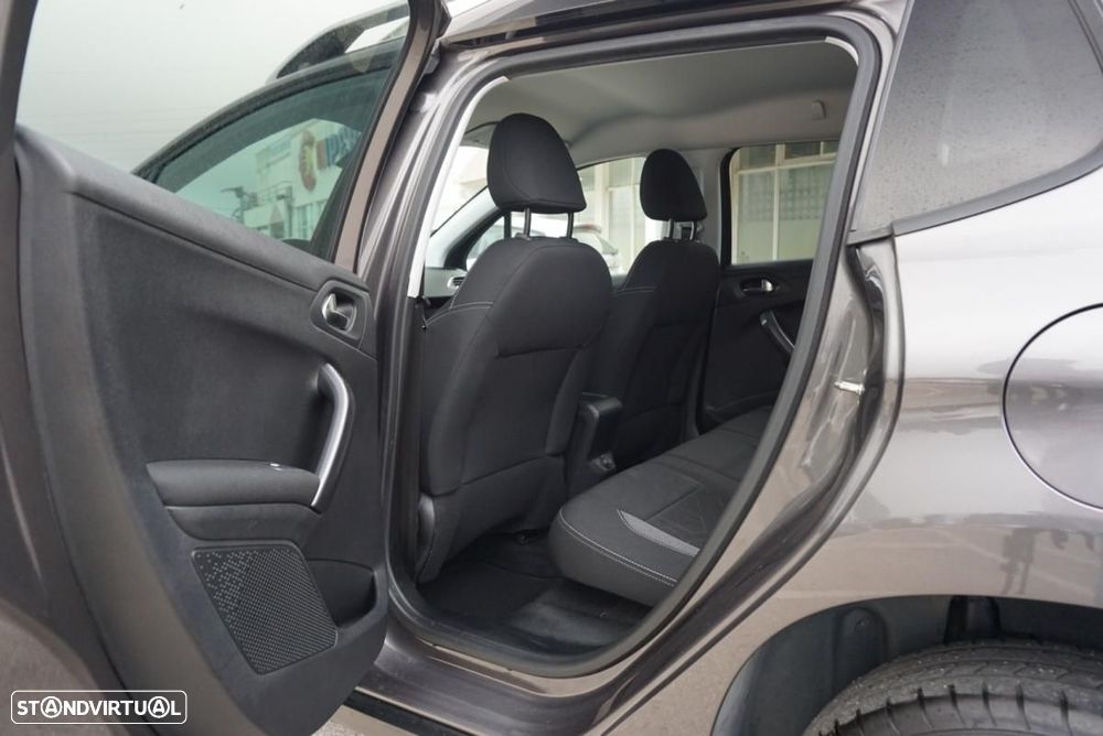 Peugeot 2008 1.6 BlueHDi Allure - 28