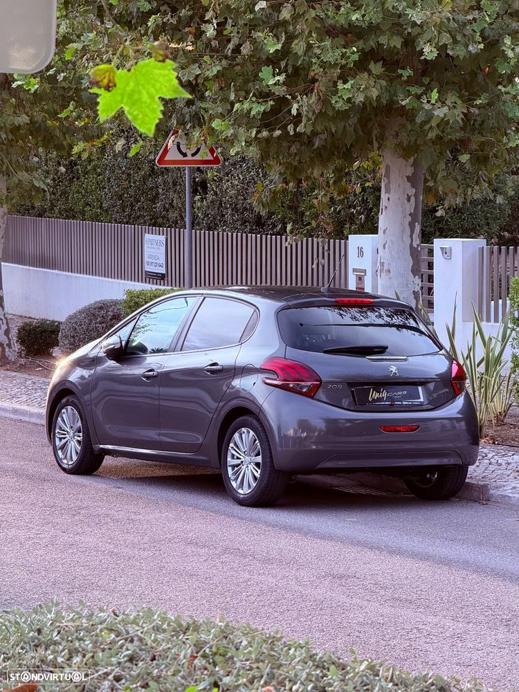 Peugeot 208 - 2