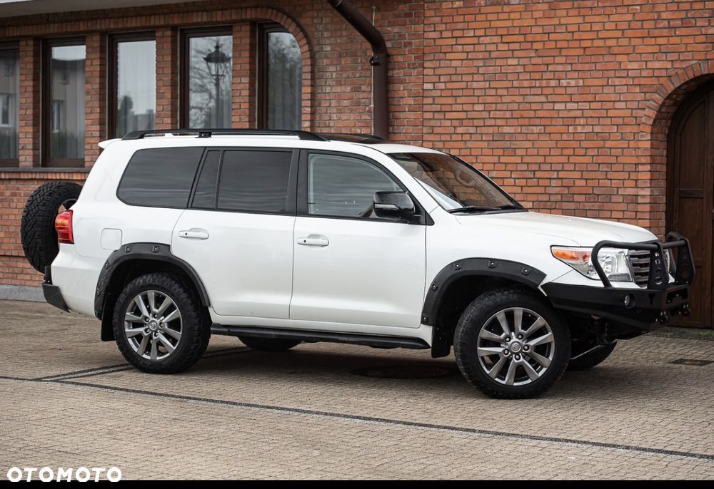 Toyota Land Cruiser - 5