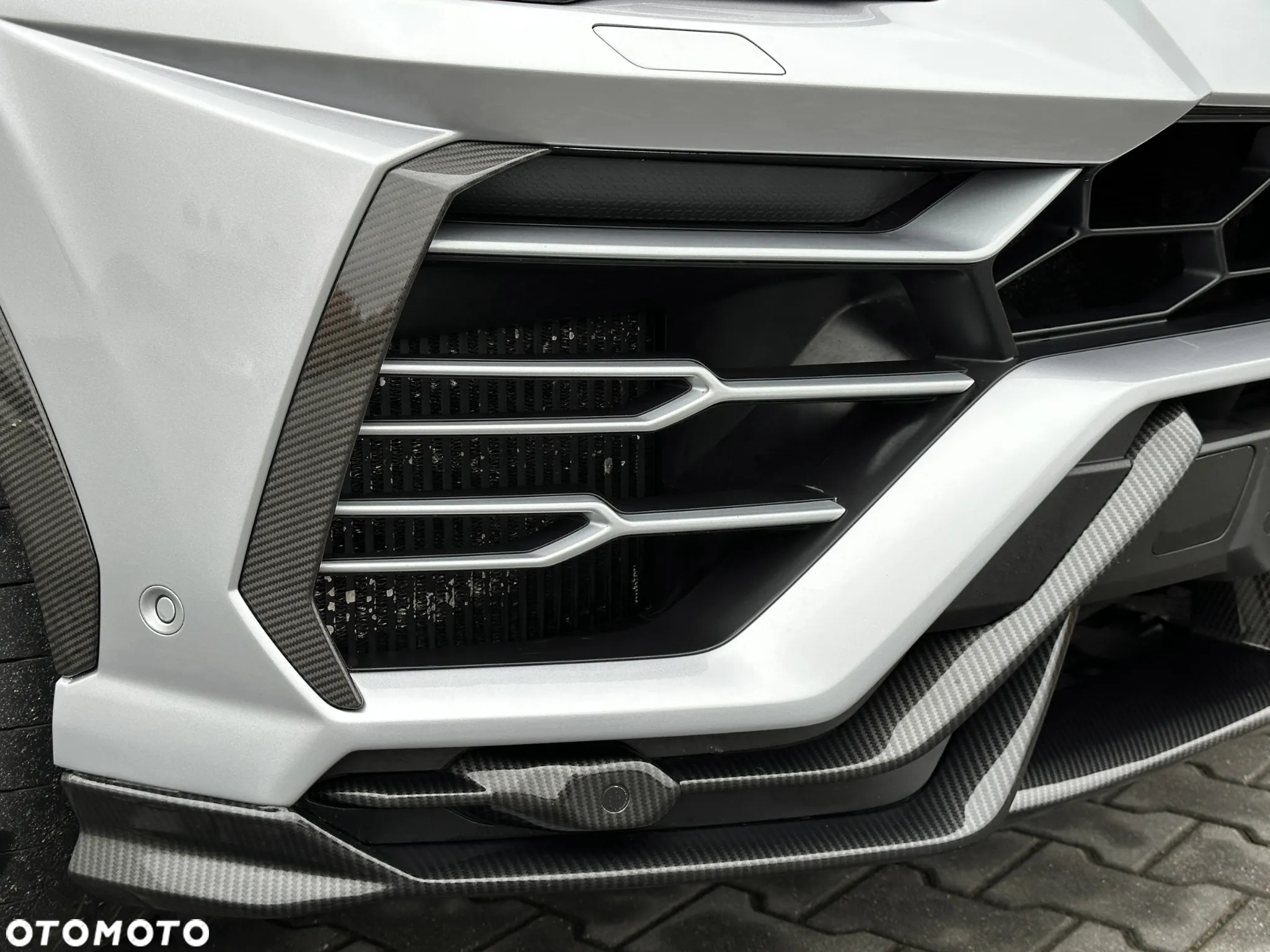 Lamborghini Urus - 16