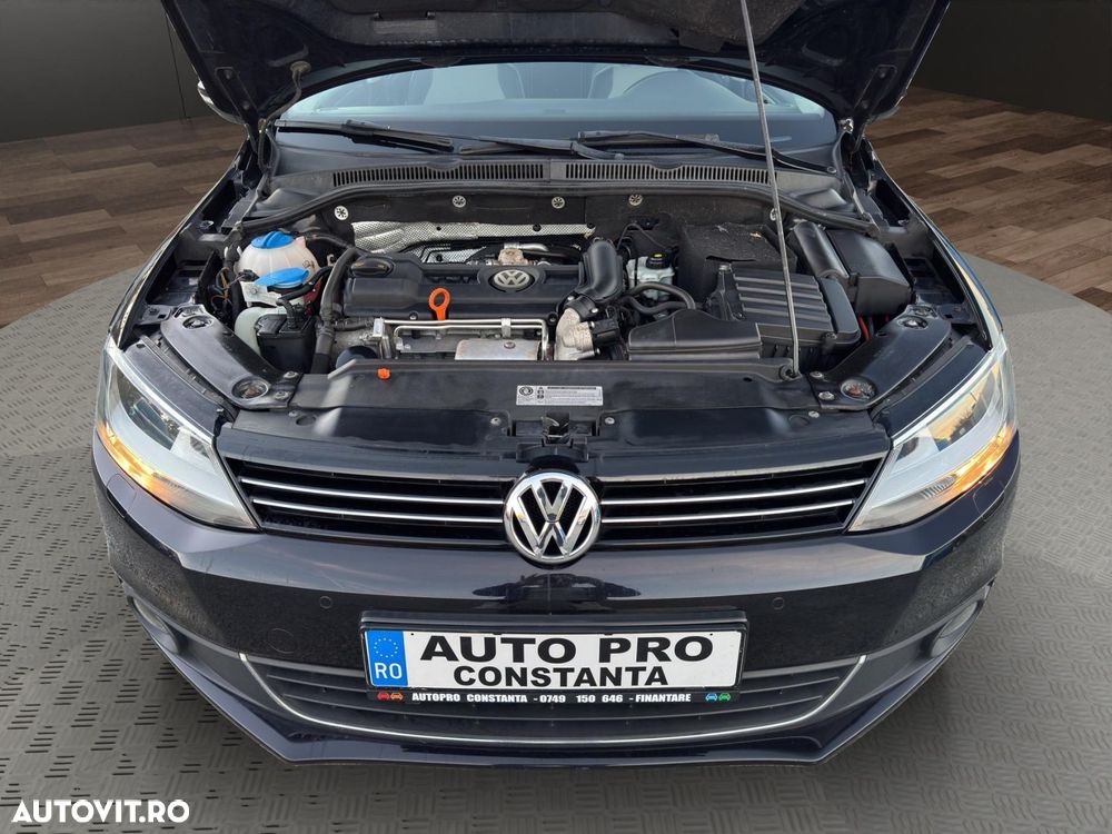 Volkswagen Jetta - 14