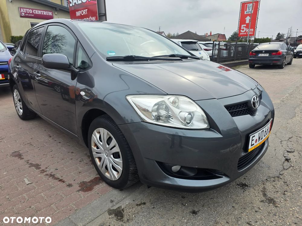 Toyota Auris 1.6 VVT-i Executive - 3