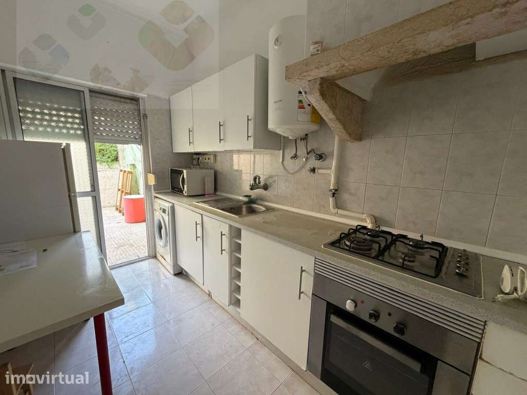 Amadora Igreja, T1, Cozinha independente, quintal privativo!!!! - Grande imagem: 3/25