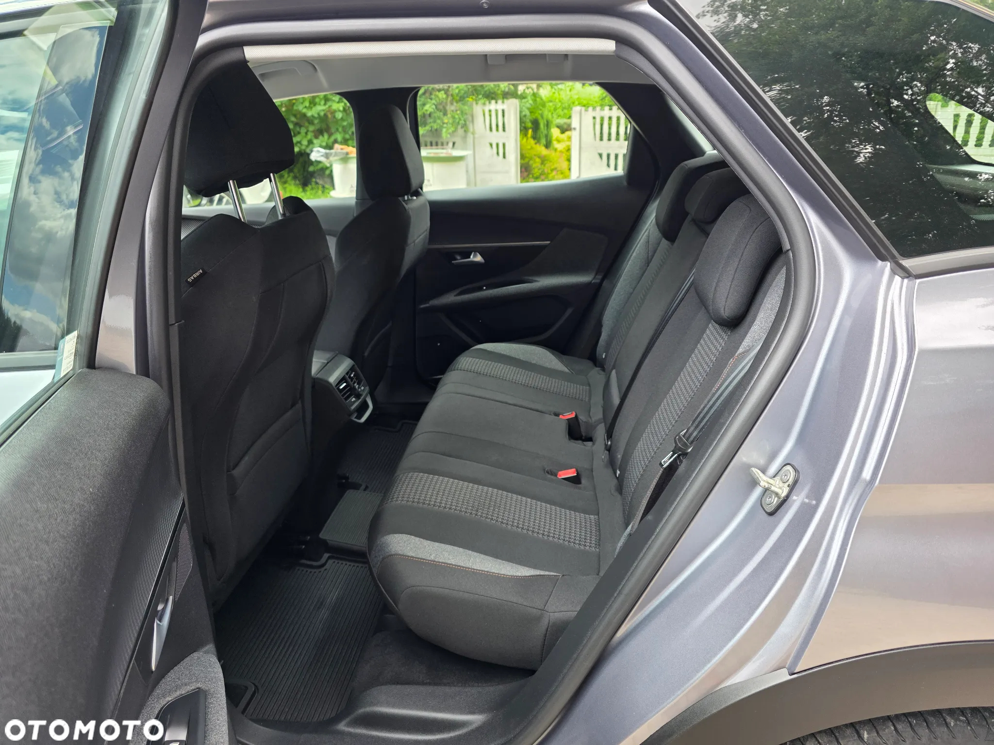 Peugeot 3008 1.5 BlueHDi Allure S&S - 17