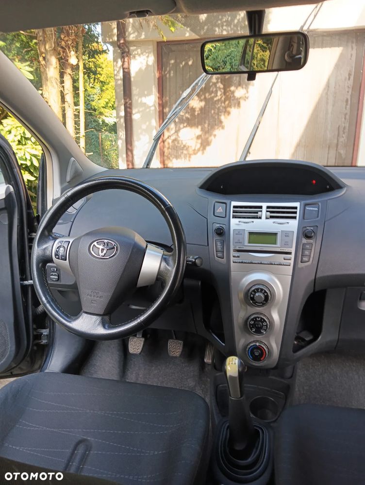 Toyota Yaris - 6