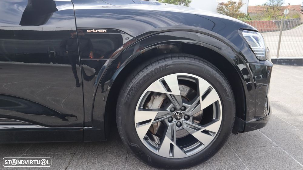 Audi e-tron 55 quattro S line - 11