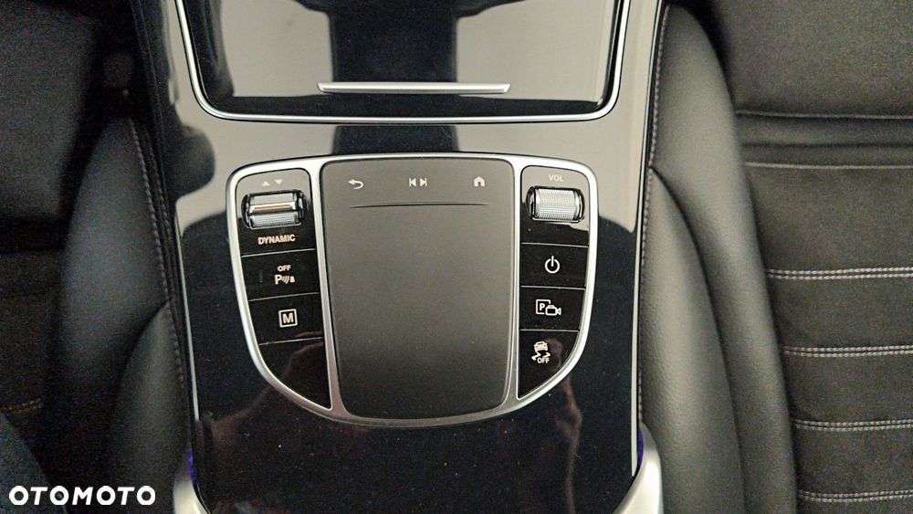 Mercedes-Benz GLC 300 e 4-Matic - 24