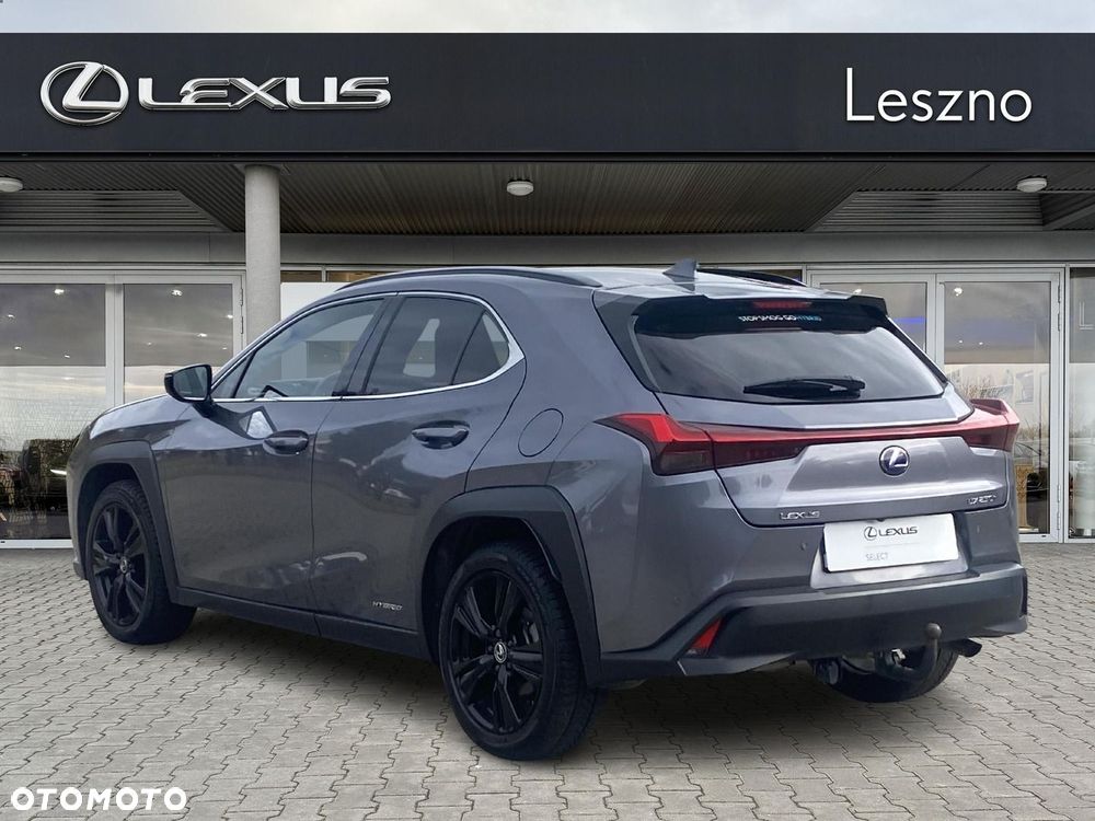 Lexus UX - 3