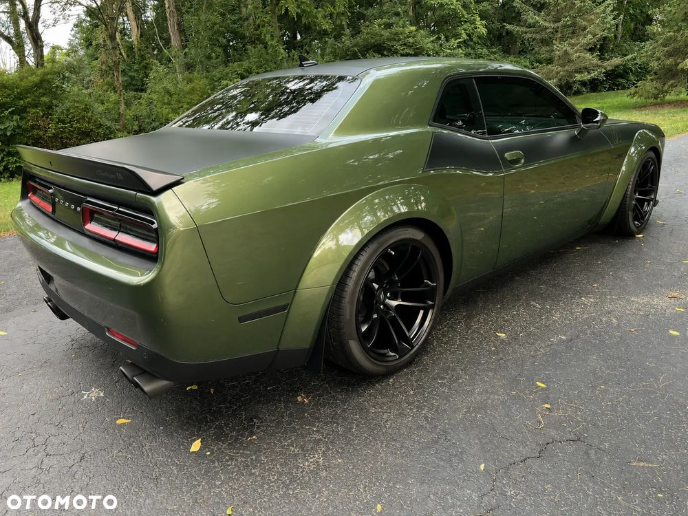 Dodge Challenger - 7