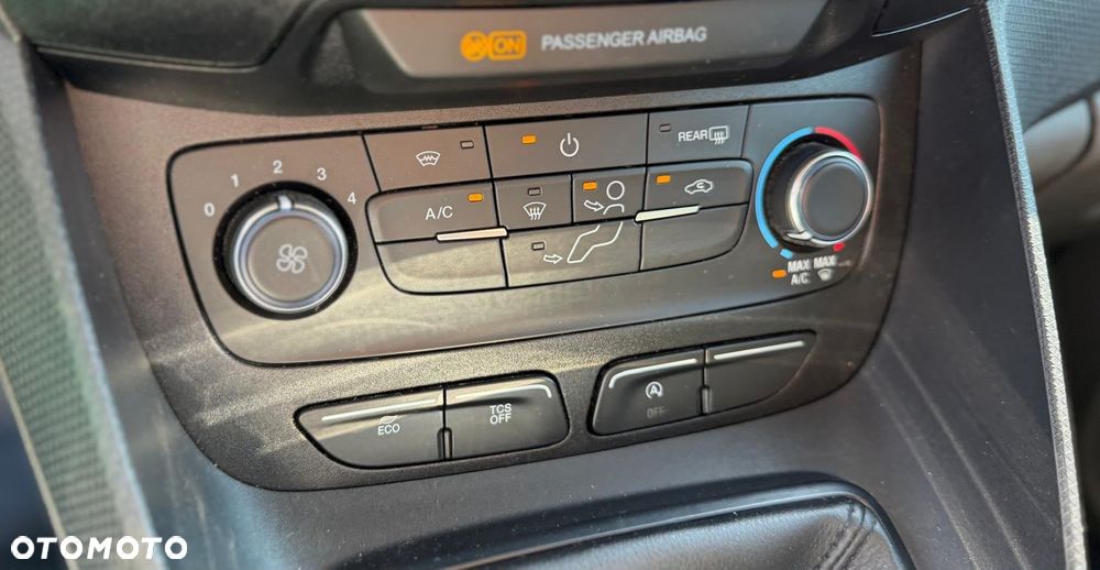 Ford Transit Connect - 16