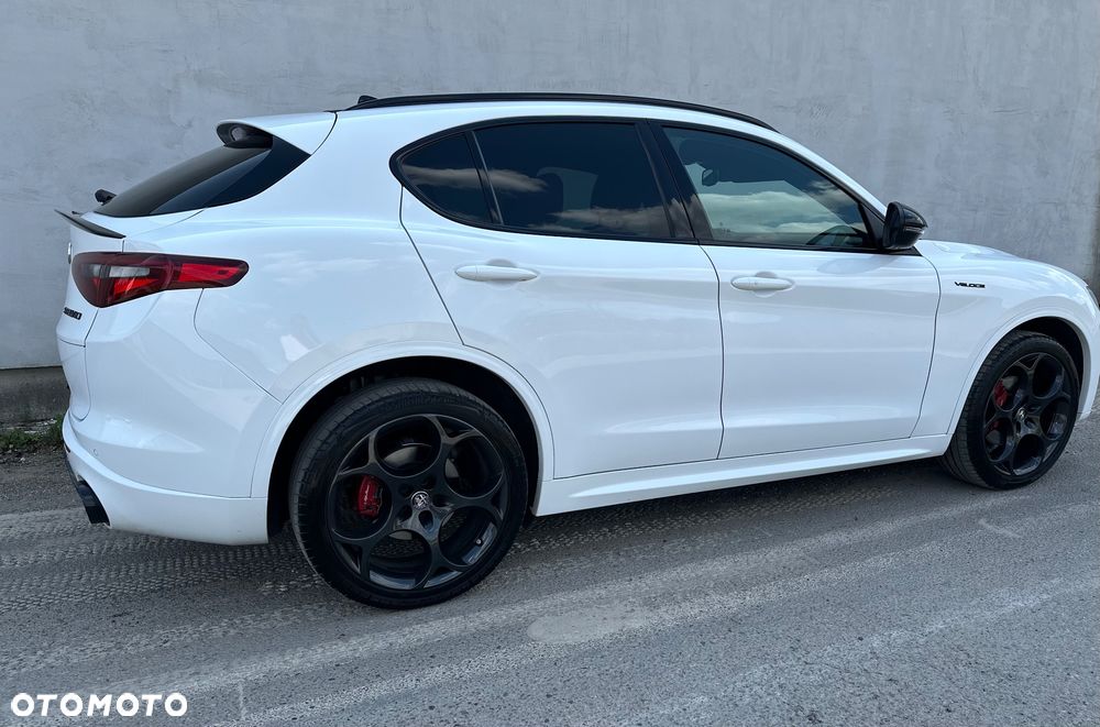 Alfa Romeo Stelvio 2.0 Turbo 16V AT8-Q4 Veloce - 9