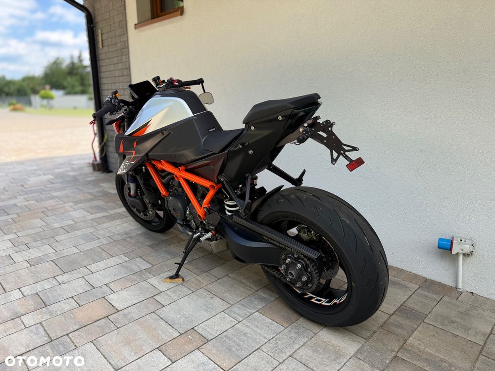 KTM Super Duke - 19