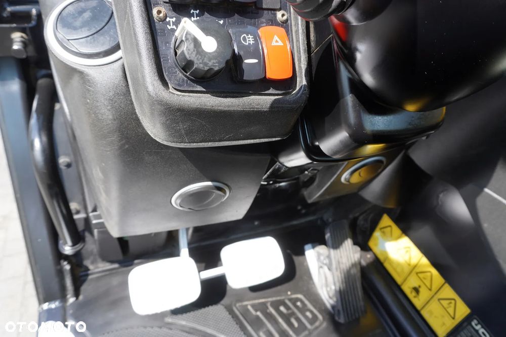 JCB 540-200 / 20 m zasięg / Joystick - 29