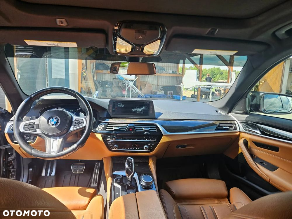 BMW Seria 5 540i GPF xDrive - 8