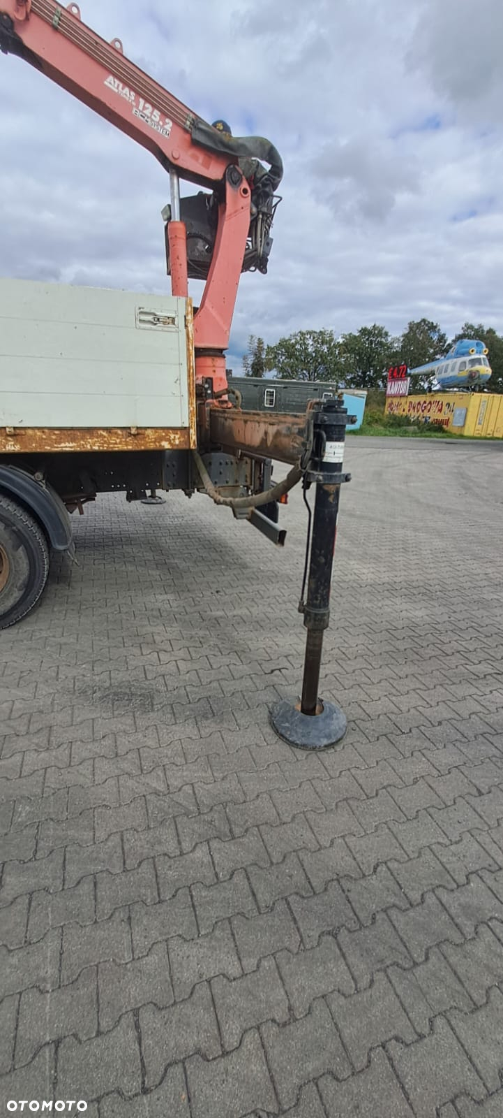 Mercedes-Benz Pojazd ciężarowy Mercedes Benz 1831 zabudowa skrzynia + HDS - 6