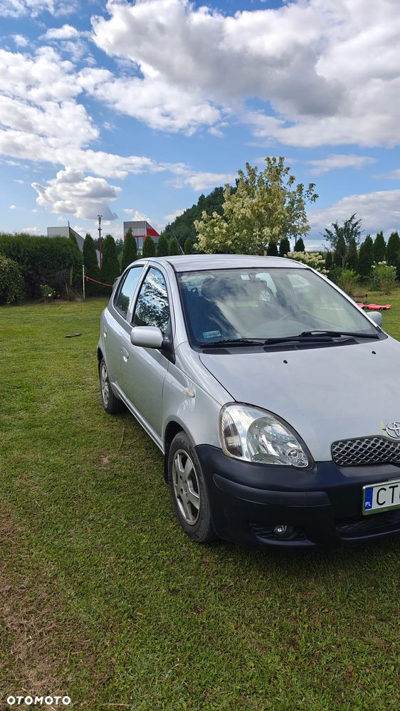 Toyota Yaris 1.3 Sol - 4