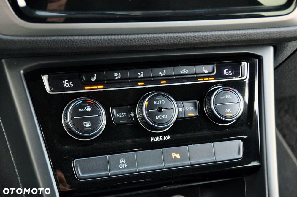 Volkswagen Touran - 33