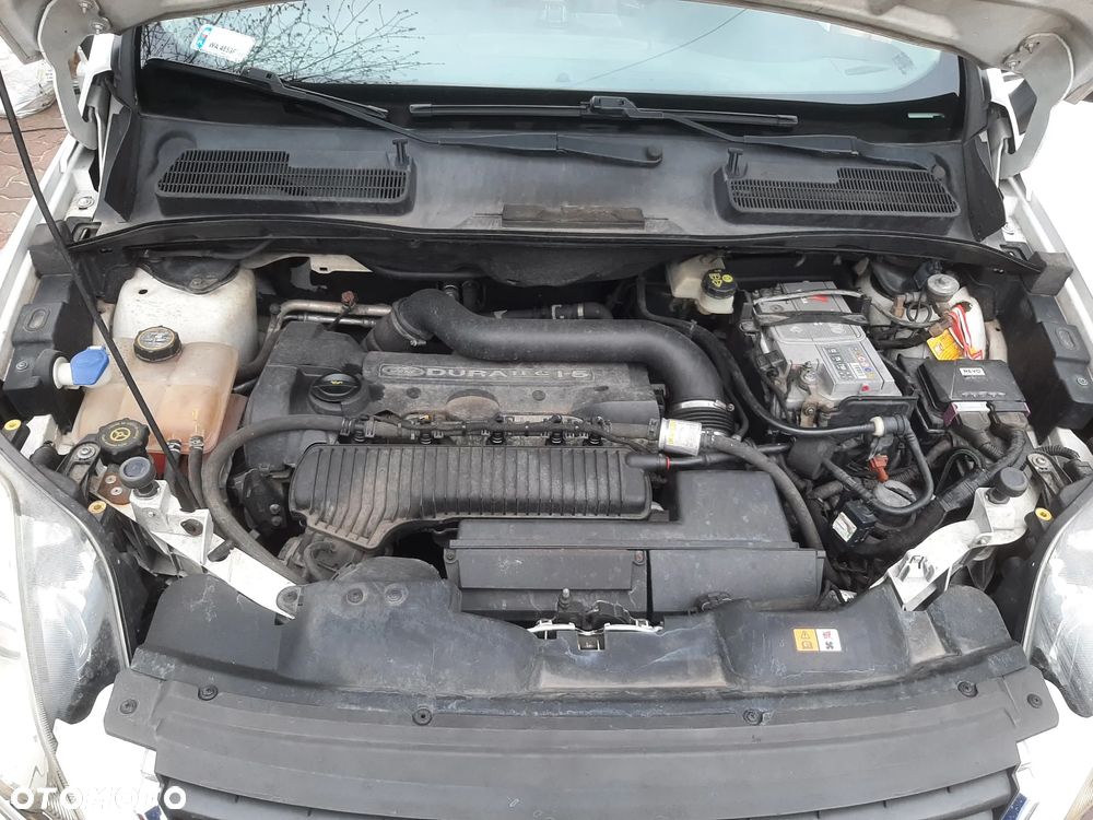 Ford Kuga 2.5 4x4 White Magic - 21