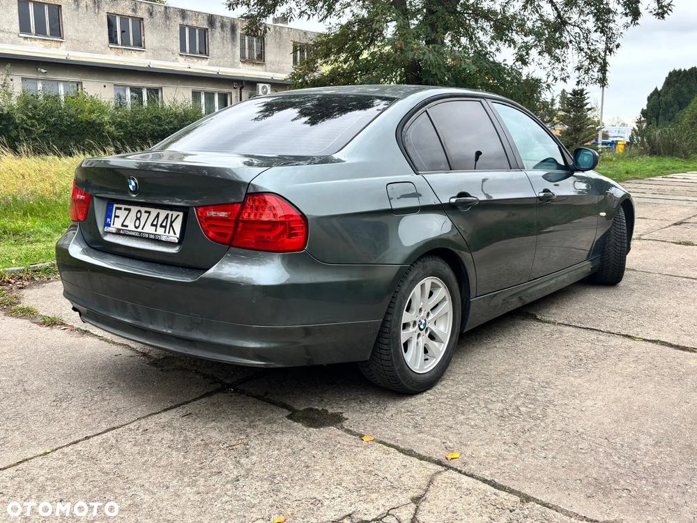 BMW Seria 3 318i - 14