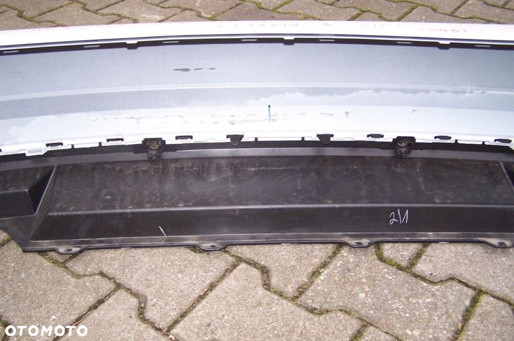 Skoda Octavia III 3 zderzak tył tylny 5E9 807 421G - 7
