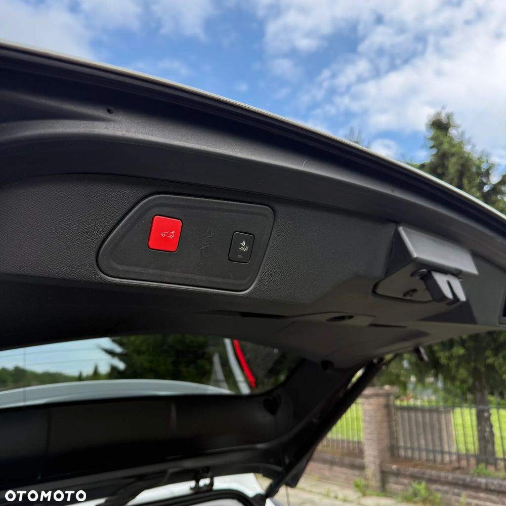 Peugeot 3008 1.2 PureTech Allure S&S EAT8 - 5