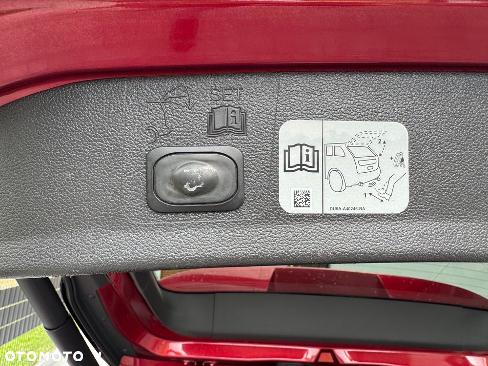 Ford Kuga 1.5 EcoBoost 2x4 ST-Line - 27