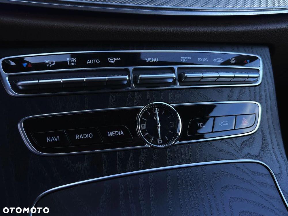 Mercedes-Benz Klasa E 220 d Business Edition 9G-TRONIC - 35