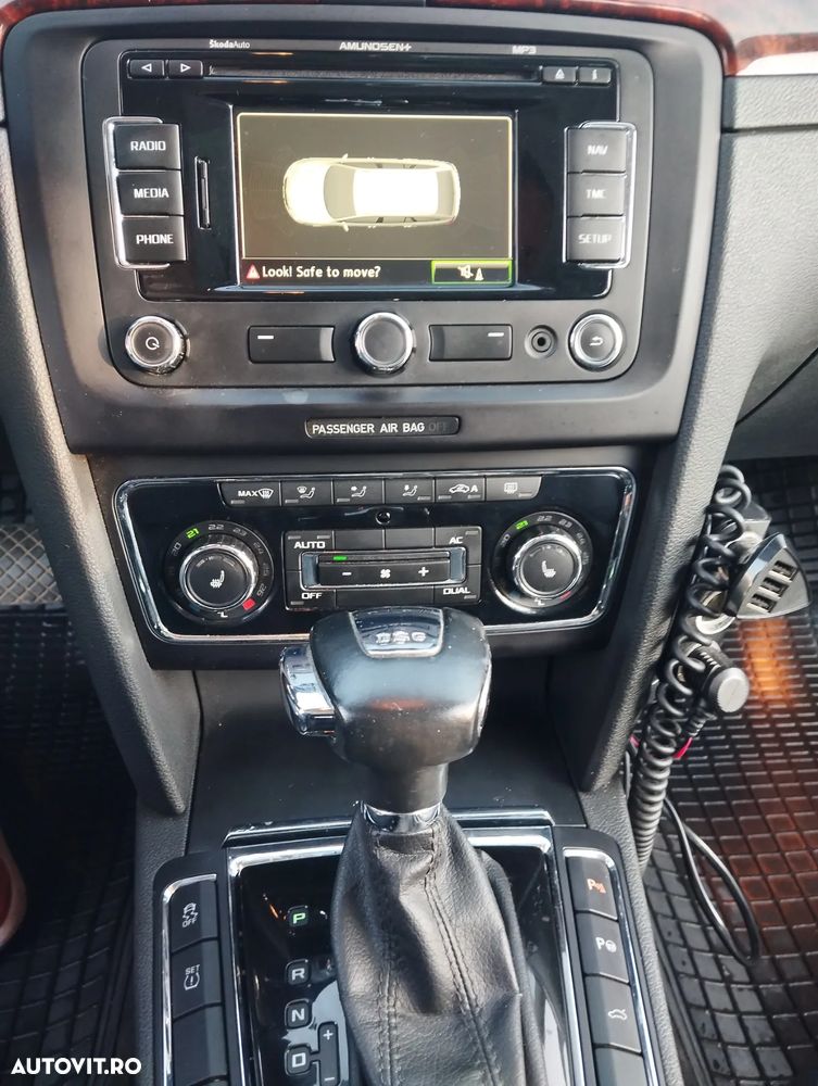 Skoda Superb Combi 2.0 TDI Elegance DSG - 19