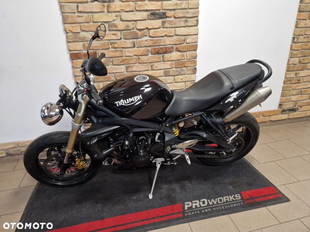 Triumph Street Triple - 21