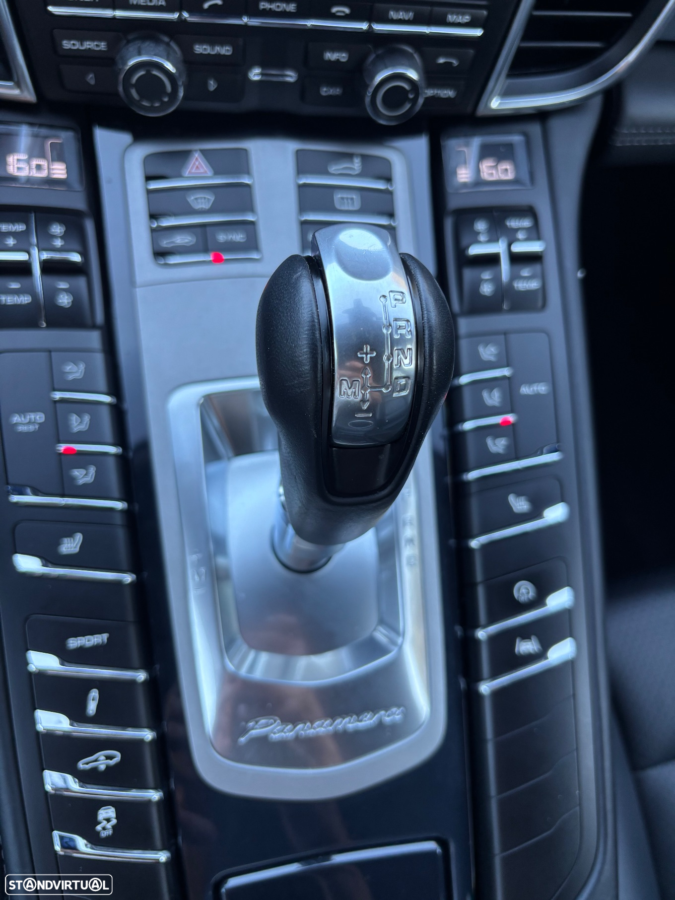 Porsche Panamera Platinum Edition - 12