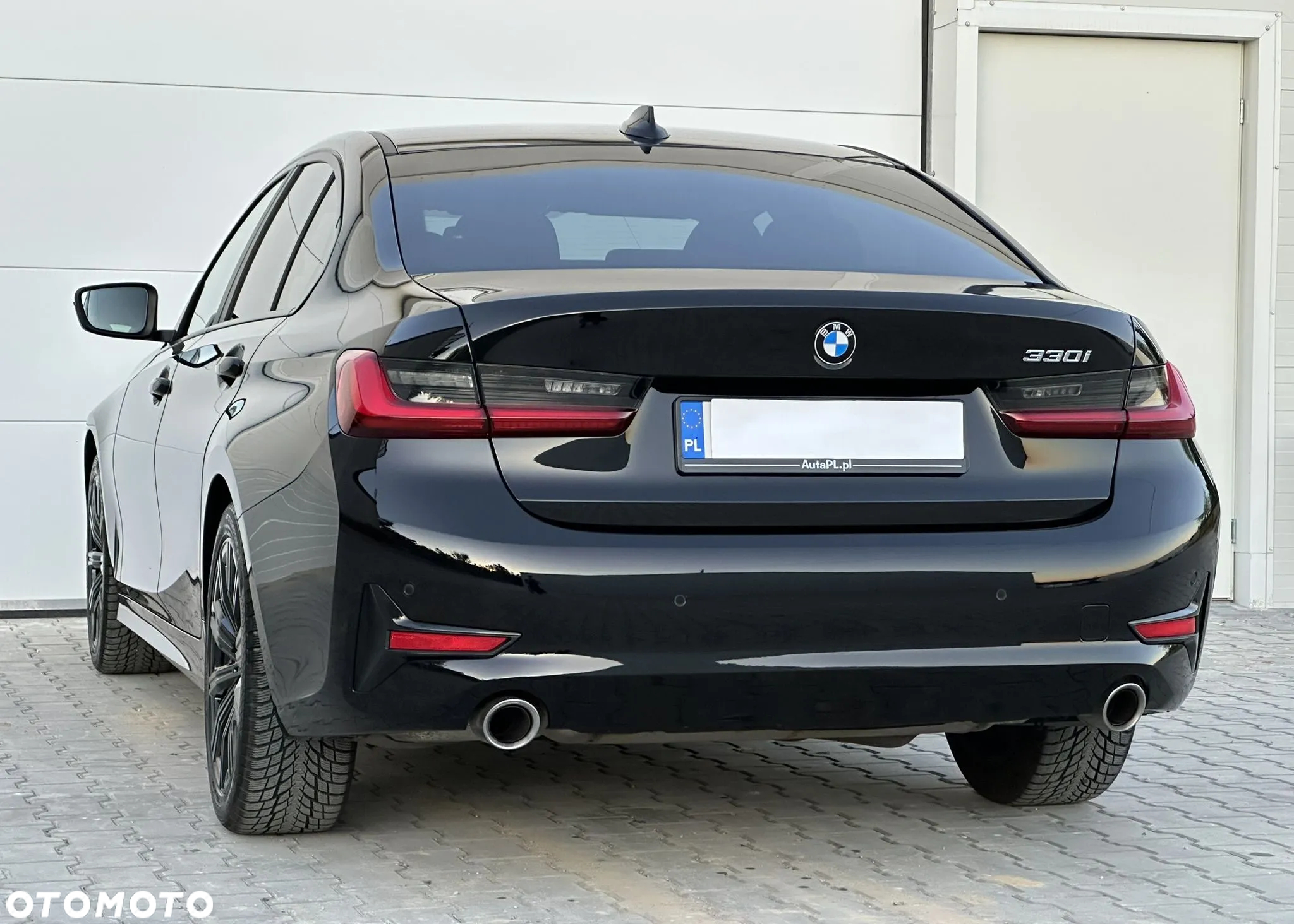 BMW Seria 3 330i Sport - 13
