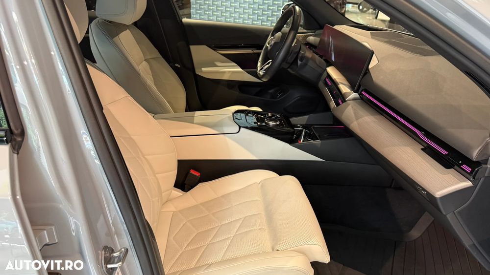 BMW Seria 5 530e Aut. - 24