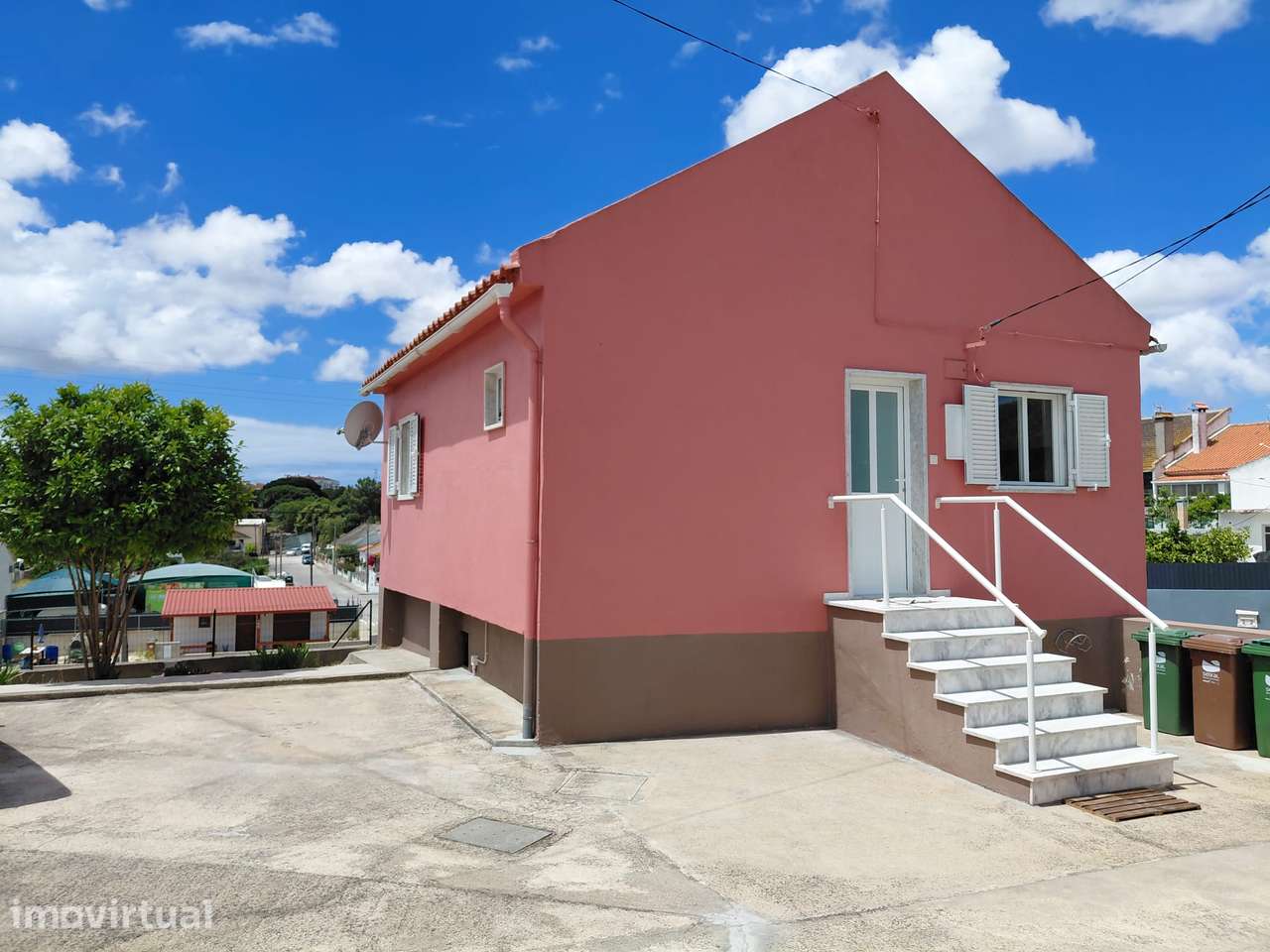 Arrenda-se moradia T1 na Quinta Vale das Rolas, Paio Pires, - Grande imagem: 2/10
