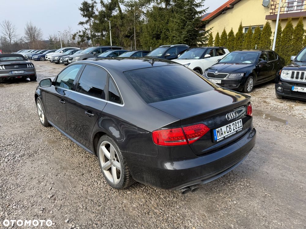 Audi A4 Limousine - 4
