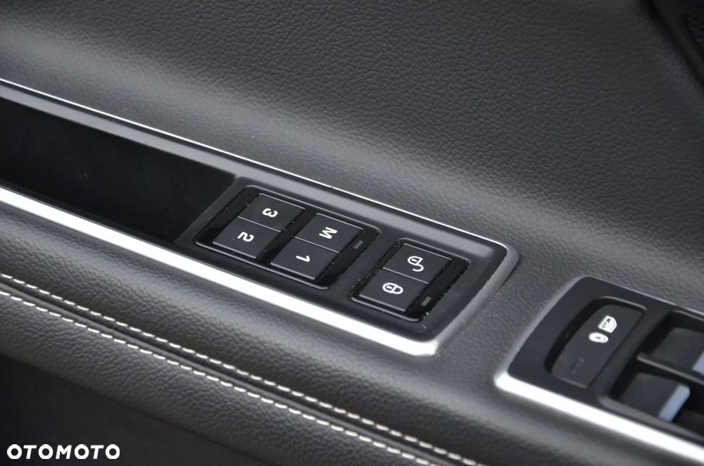 Jaguar XF 3.0 V6 AWD S - 32