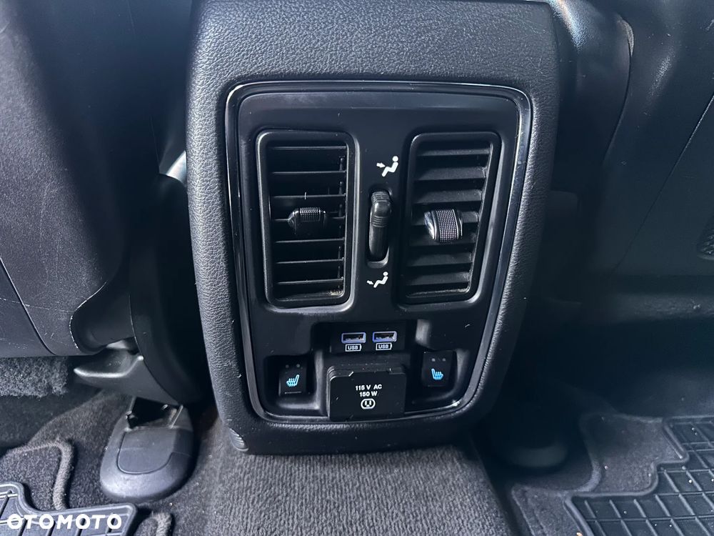 Jeep Grand Cherokee - 25