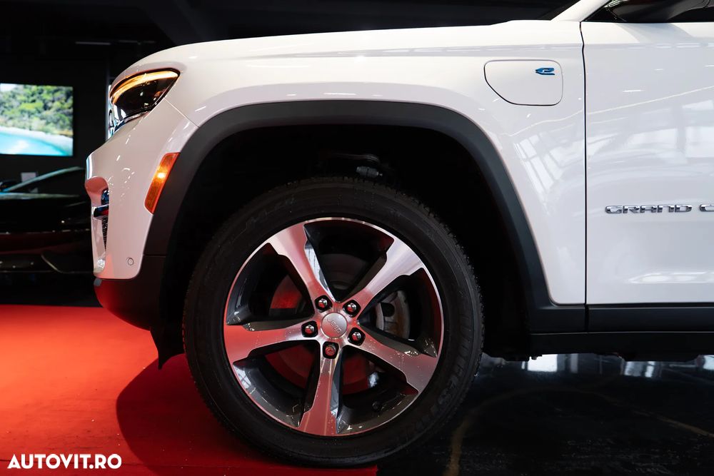 Jeep Grand Cherokee - 11