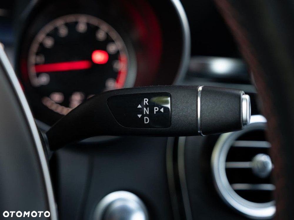 Mercedes-Benz Klasa C 450 AMG 4Matic 7G-TRONIC - 32