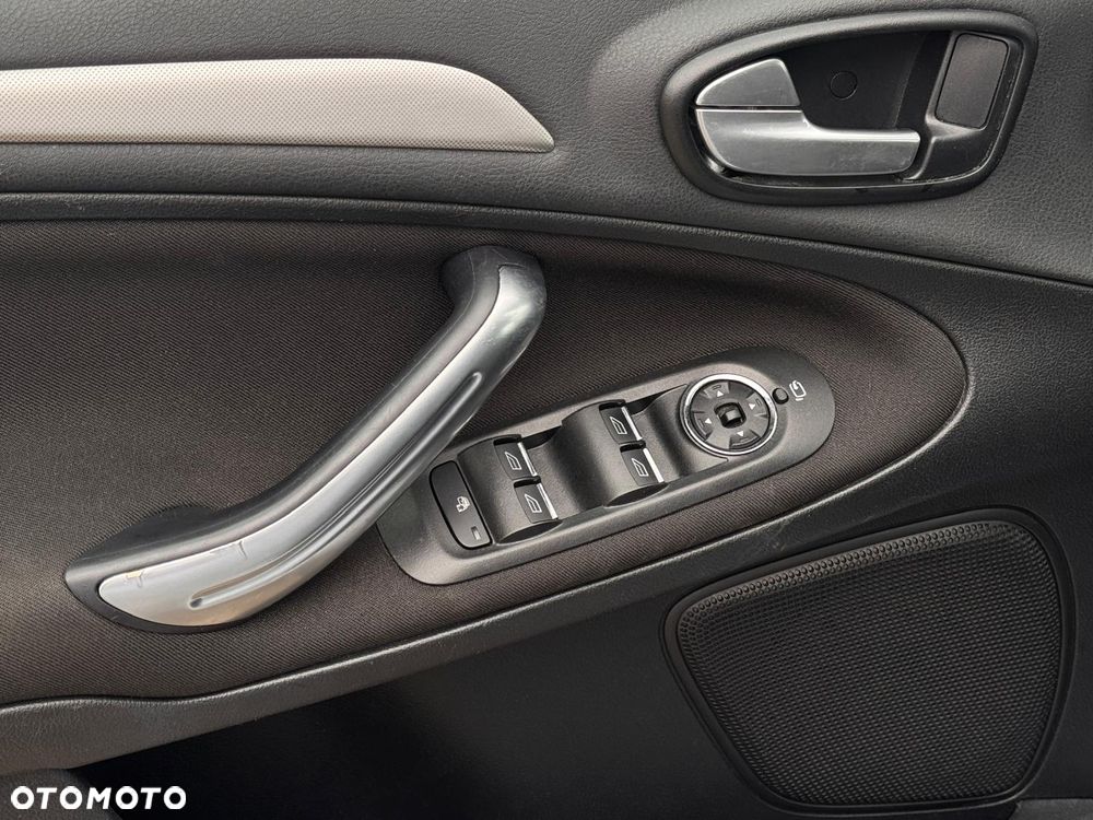 Ford S-Max - 21