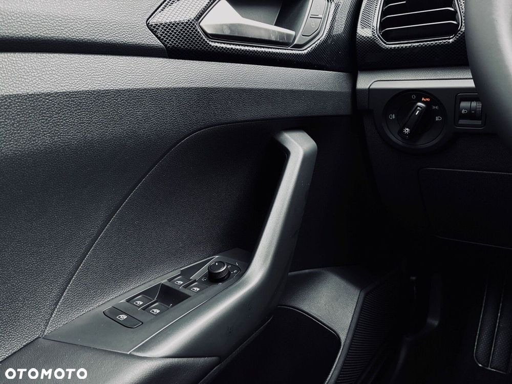 Volkswagen T-Cross - 19