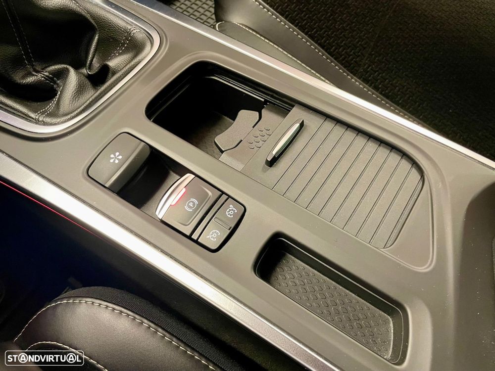 Renault Mégane ENERGY TCe 130 INTENS - 26